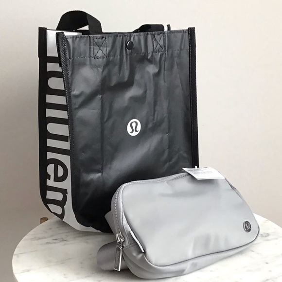 Lululemon Everywhere Belt Bag New With Tag